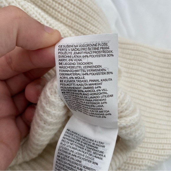 H&M | Cream knit turtleneck sweater - Picture 8 of 10